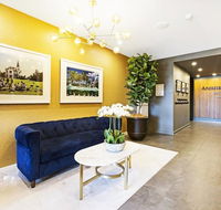 Luxury Apartment Opposite Train Station in Cannon Hill and 17 minutes from the City - Accommodation Search