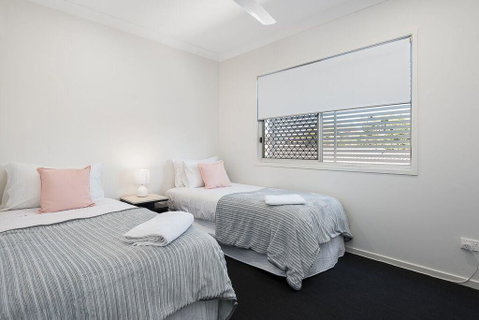 Luxury Home Close To Sleemans, QE2 Hospital & Griffith Uni - Accommodation Search 3