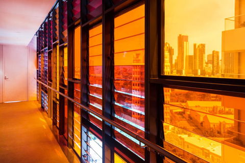 Magnificent Apartment With Spa In Melb - Accommodation Search 2