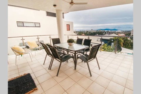 Magnificent Location With Amazing Views - Accommodation Search 0