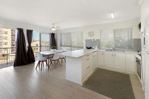 MAINSAIL8- MOOLOOLABA BEACH - Accommodation Search 2
