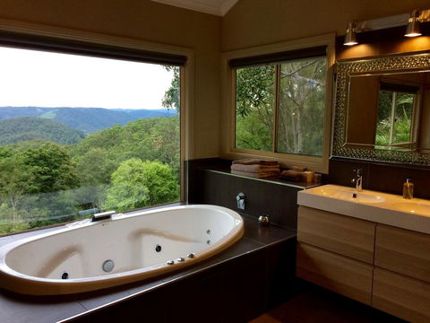 Maleny Luxury Cottages - Accommodation Search 1