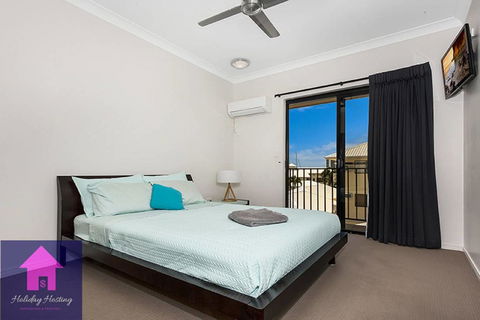 Marina View Apartment - Walk To The Strand - Accommodation Search 2