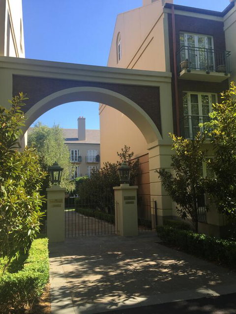 MCG, Rod Laver, City - Best Location In Melbourne - Accommodation Search 0