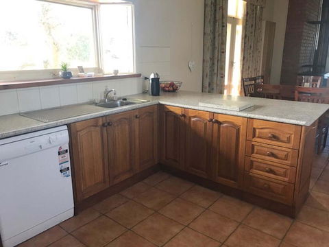 Merton Manor - Accommodation Search 1