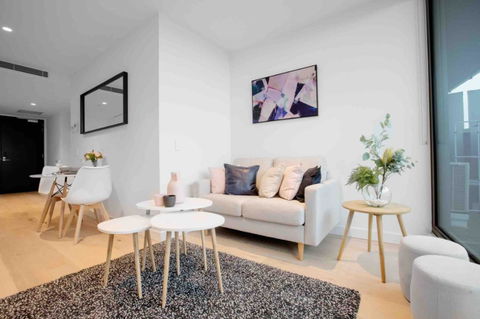 MH013 # Memory Pieces - Accommodation Search 0