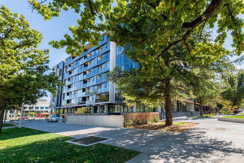 Midnight Apartments Accommodate Canberra - Accommodation Search 2