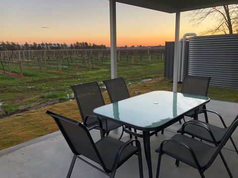 Milawa Vineyard Views - Guesthouse 1 - Accommodation Search 3