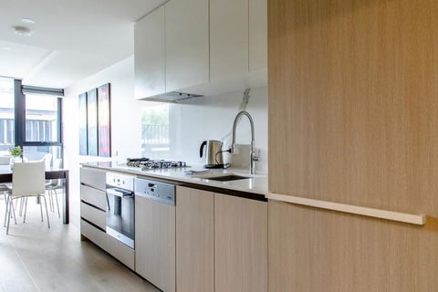 Modern 1 Bedroom Apartment In North Melbourne - Accommodation Search 2