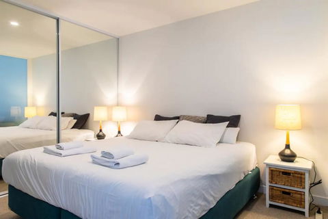 Modern 1 Bedroom Apartment In North Melbourne - Accommodation Search 3