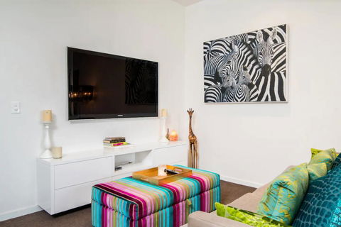 Modern 1 Bedroom Apartment In Richmond - Accommodation Search 0
