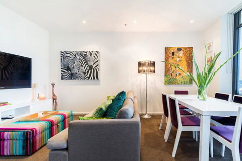 Modern 1 Bedroom Apartment In Richmond - Accommodation Search 1