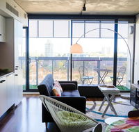 Modern 2 Bedroom Apartment With City Views - Accommodation Search