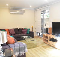 Modern 2 Bedroom Unit Close to CBD - Accommodation Search