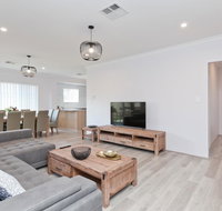 Modern and Spacious home near Curtin University - Accommodation Search
