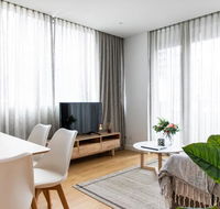 Modern And Trendy 2 Bedroom Apartment In Lovely Southbank - Accommodation Search