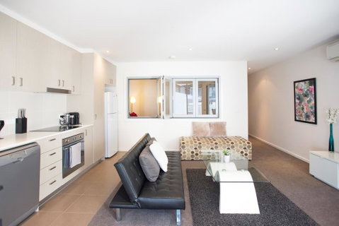 Modern Executive Apartment @ Braddon, 1BR, Wine, Wifi, Secure Parking, Canberra - Accommodation Search 1