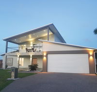 Modern Luxury Ocean Views - Accommodation Search