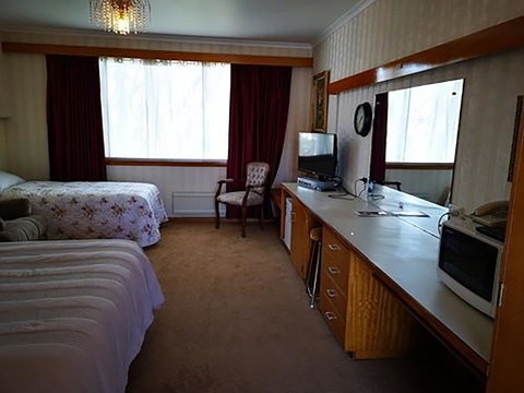 Motel Mayfair On Cavell - Accommodation Search 1