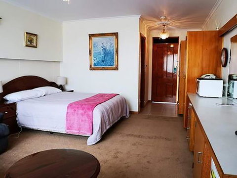 Motel Mayfair On Cavell - Accommodation Search 2