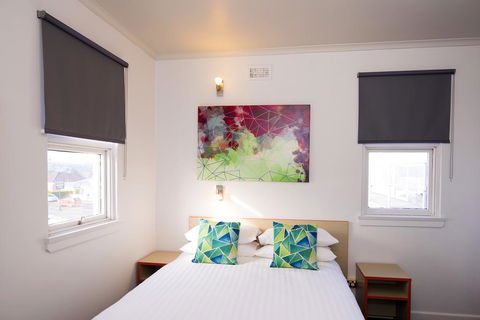 Mowbray Hotel - Accommodation Search 0
