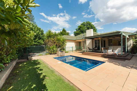 Murray House - Accommodation Search 1
