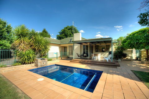 Murray House - Accommodation Search 0