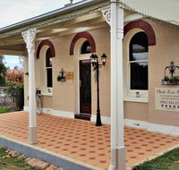 Must Love Dogs BB  Self Contained Cottage - Accommodation Search