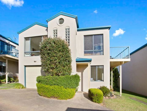 NELSON COVE 2 - Townhouse A Short Walk To Town - Accommodation Search 0
