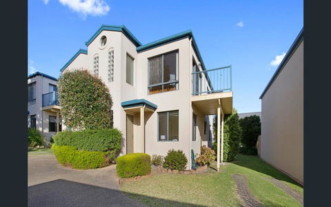NELSON COVE 2 - Townhouse A Short Walk To Town - Accommodation Search 1