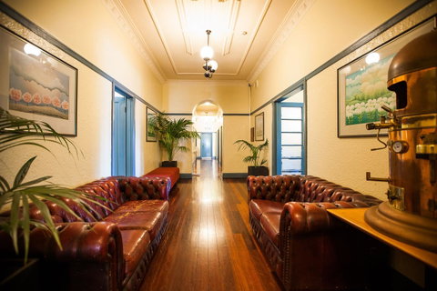 Captain Stirling Hotel - Accommodation Search 31