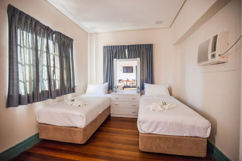 Captain Stirling Hotel - Accommodation Search 35
