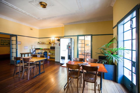 Captain Stirling Hotel - Accommodation Search 30