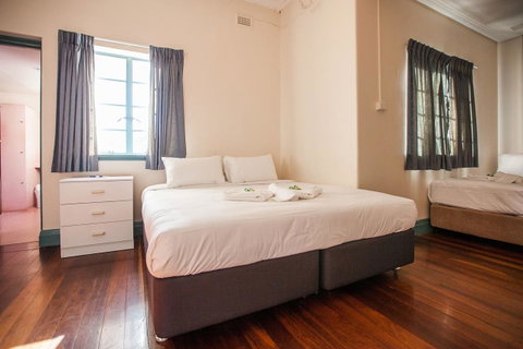 Captain Stirling Hotel - Accommodation Search 32