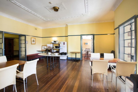 Captain Stirling Hotel - Accommodation Search 13