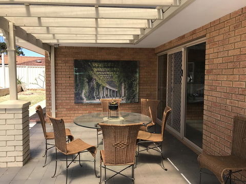 Blue Lake Family Retreat - Accommodation Search 8