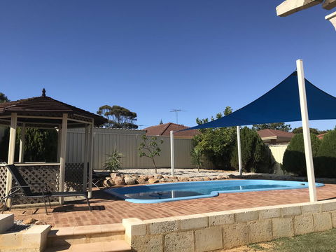 Blue Lake Family Retreat - Accommodation Search 3