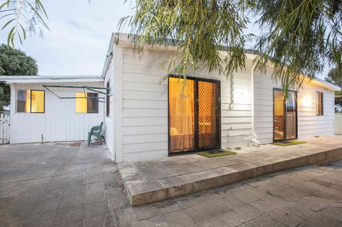 Rustic Retreat Esperance - Accommodation Search 32