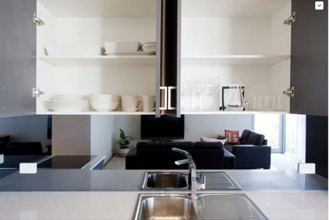 Adele's Luxury South Beach Apartment With King Bed - Accommodation Search 14
