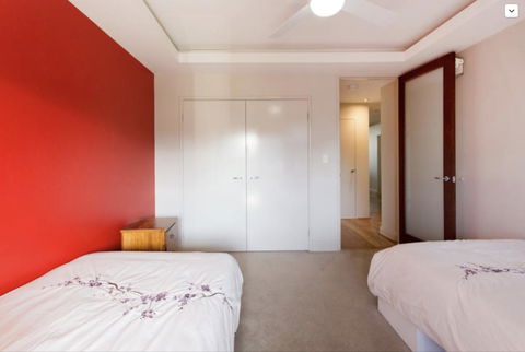 Adele's Luxury South Beach Apartment With King Bed - Accommodation Search 8