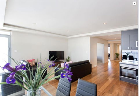 Adele's Luxury South Beach Apartment With King Bed - Accommodation Search 9