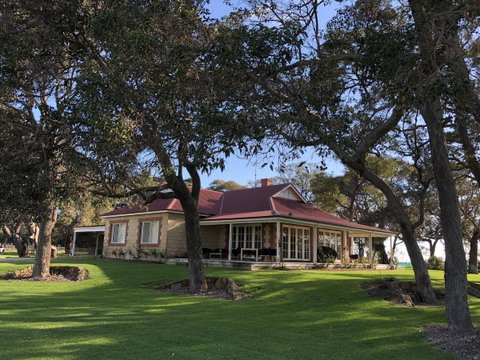Caves Road Guest Houses - Accommodation Search 19