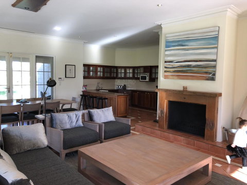 Caves Road Guest Houses - Accommodation Search 23