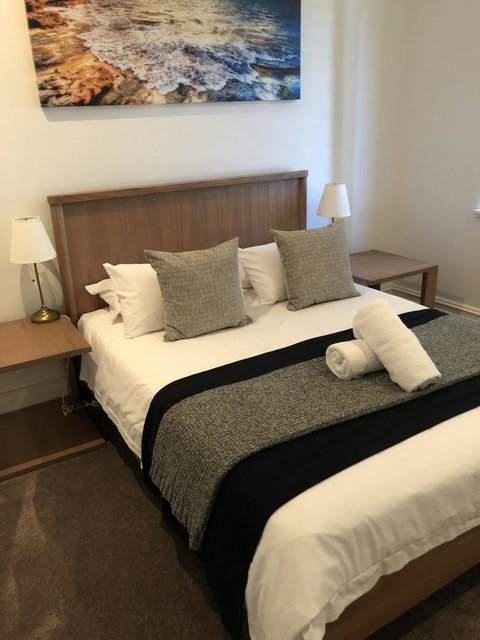Caves Road Guest Houses - Accommodation Search 7