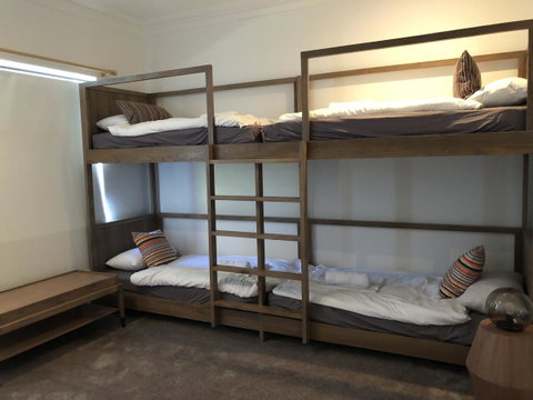 Caves Road Guest Houses - Accommodation Search 20