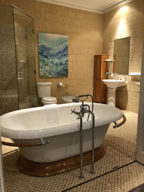 Caves Road Guest Houses - Accommodation Search 13
