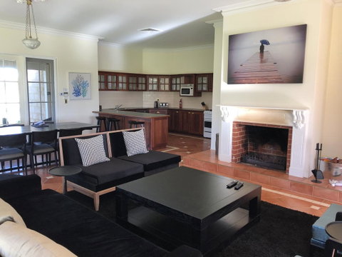 Caves Road Guest Houses - Accommodation Search 8