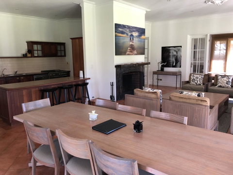 Caves Road Guest Houses - Accommodation Search 15