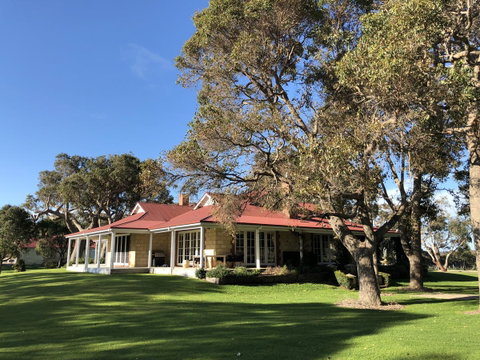 Caves Road Guest Houses - Accommodation Search 4
