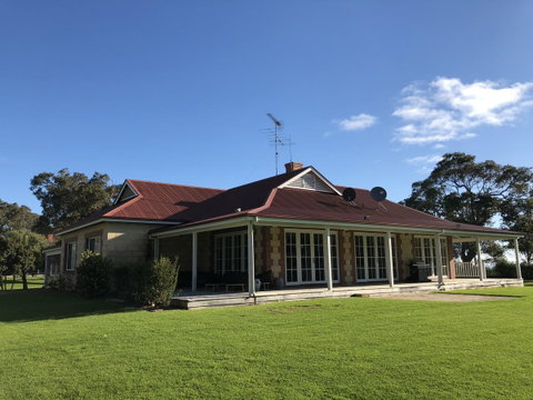 Caves Road Guest Houses - Accommodation Search 14
